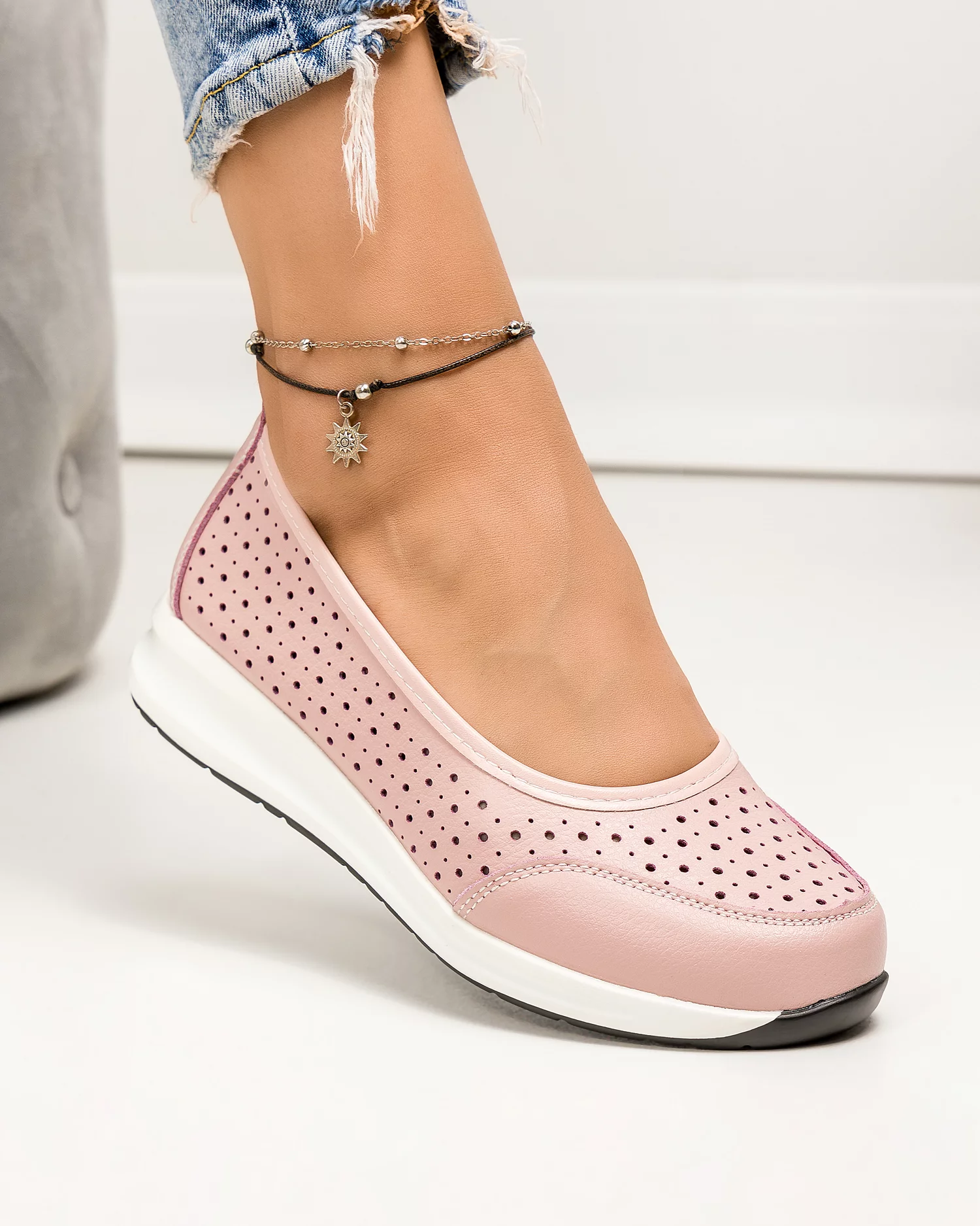pantofi-casual-dama-piele-naturala-roz-perforati-si-varf-rotund-t-3026-76174-2.webp