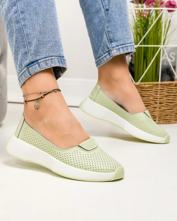 Pantofi casual dama piele naturala verzi perforati cu talpa flexibila si inchidere slip-on F005-003