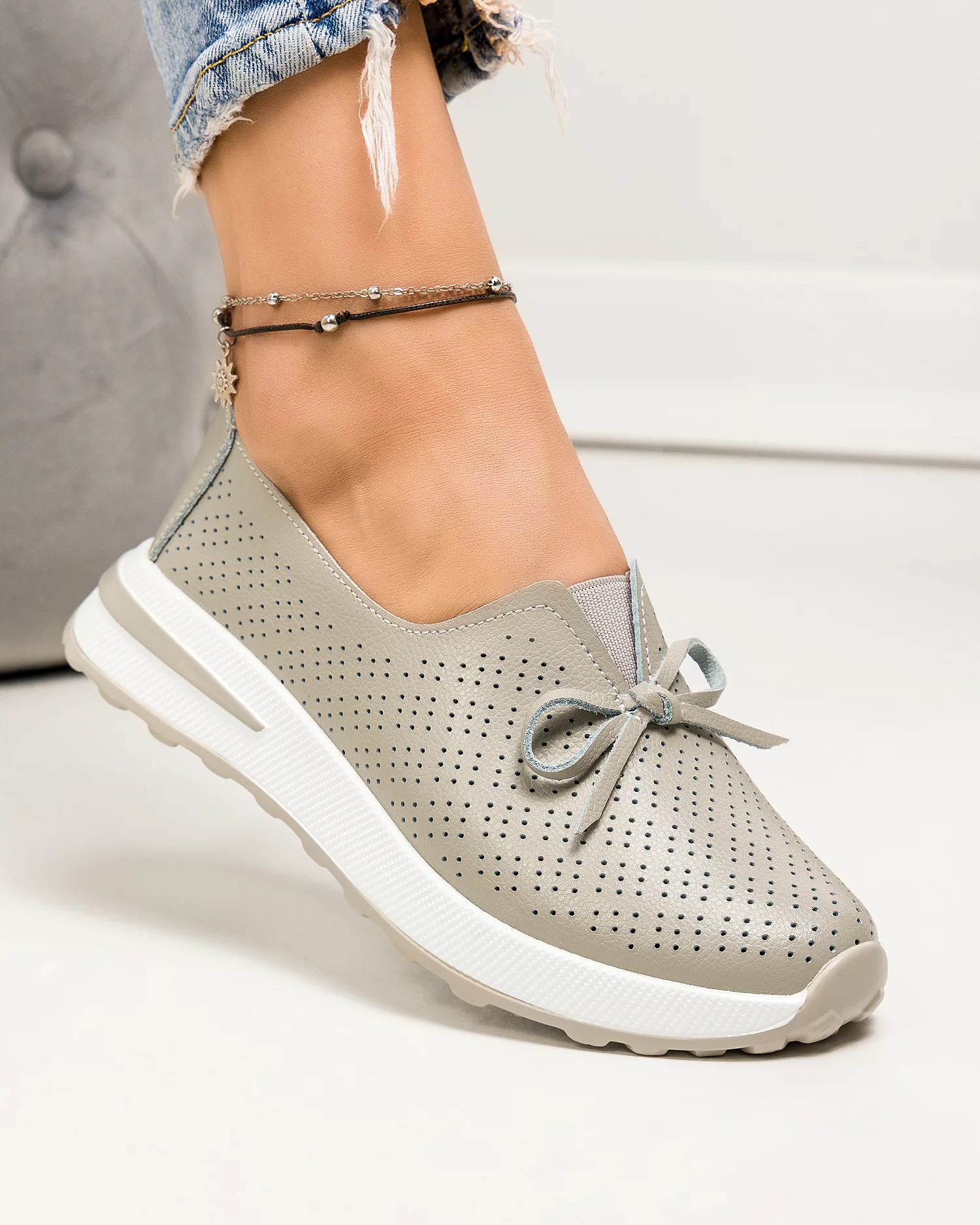 pantofi-casual-perforati-piele-naturala-gri-cu-fundita-si-inchidere-slip-on-t-5930-76246-2.webp