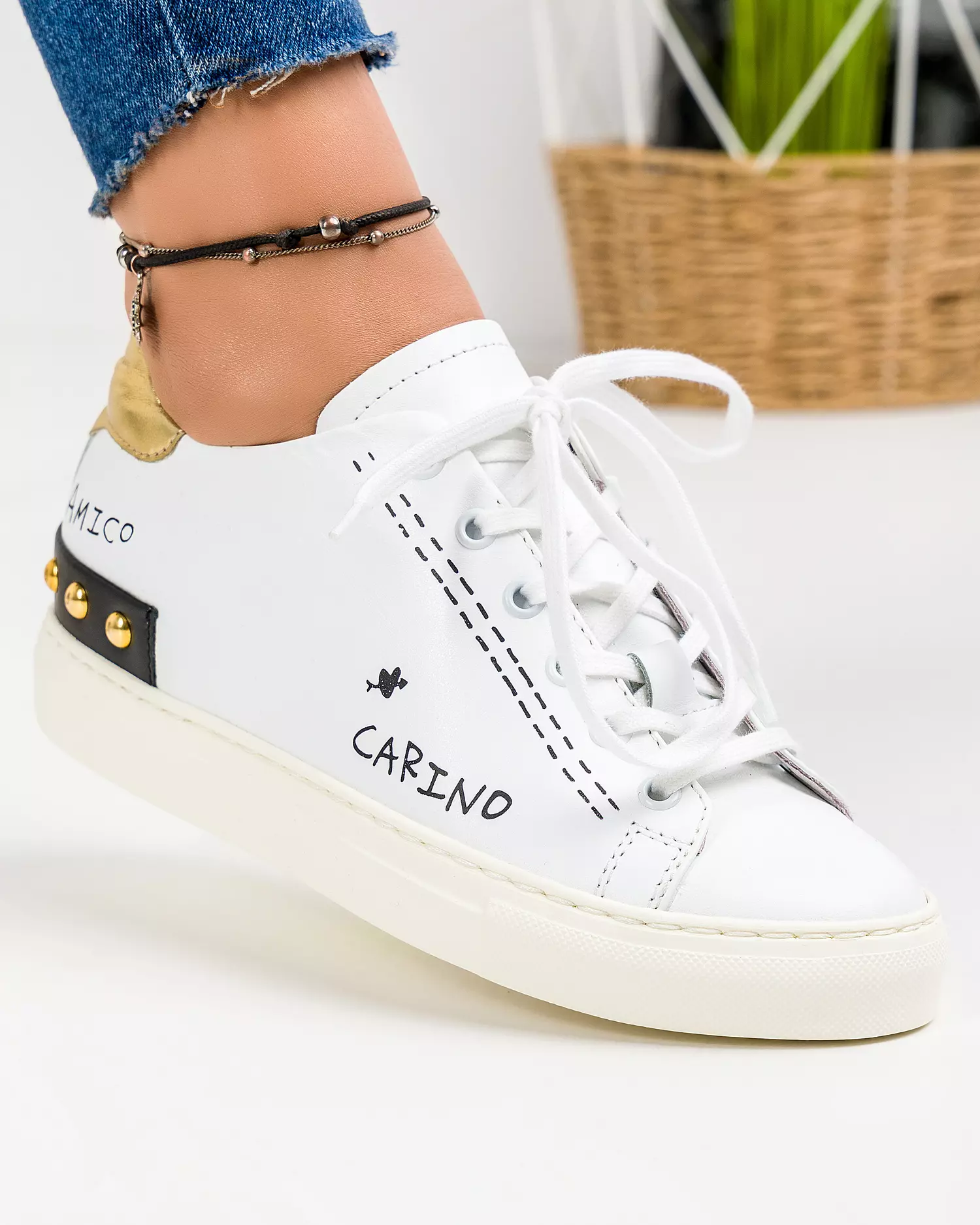 pantofi-casual-piele-naturala-alb-cu-auriu-cu-inscriptii-si-capse-metalice-aplicate-rc001-49822-2.webp