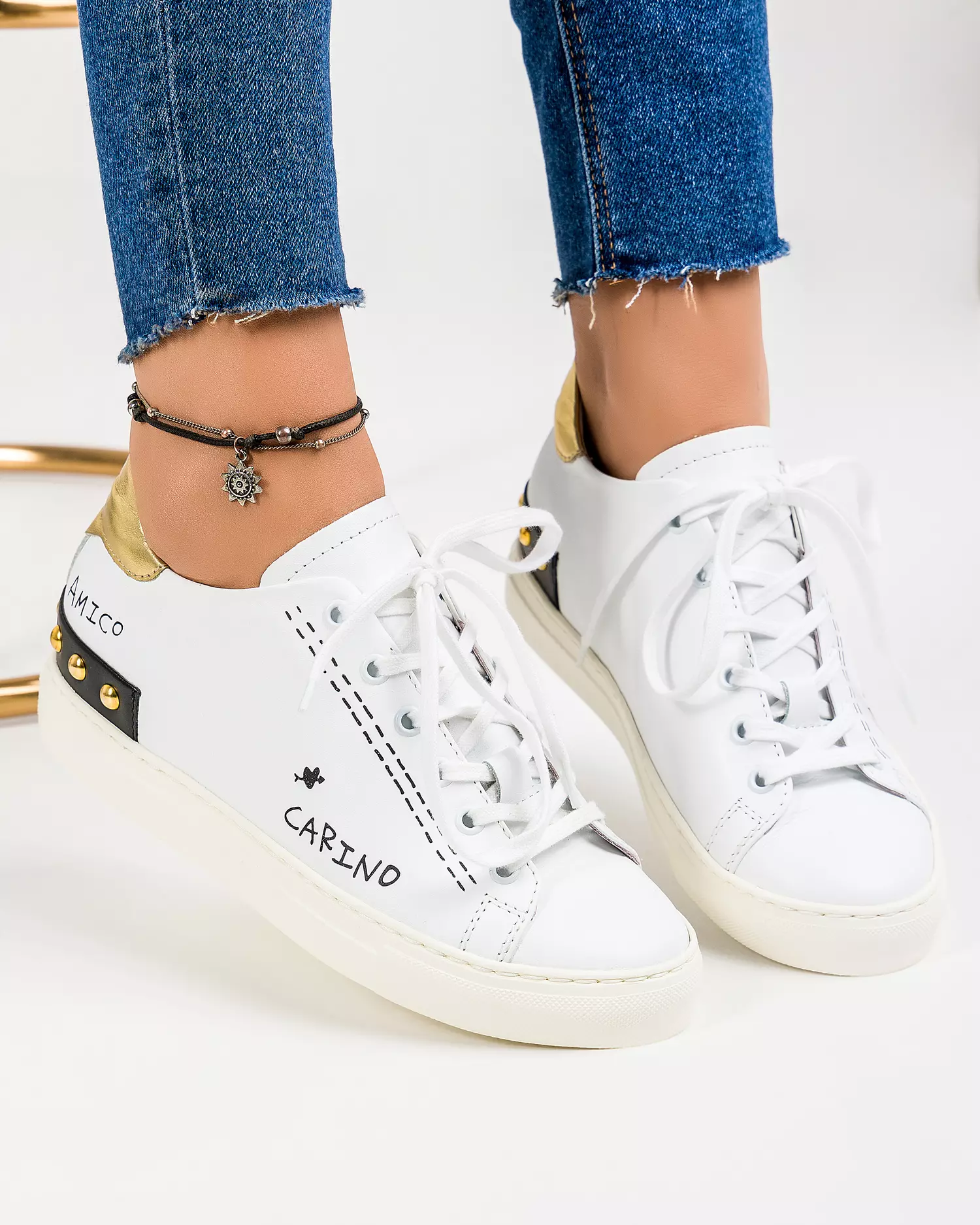pantofi-casual-piele-naturala-alb-cu-auriu-cu-inscriptii-si-capse-metalice-aplicate-rc001-49825-2.webp