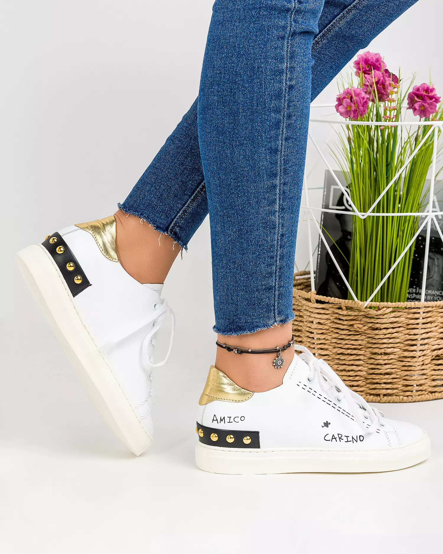 pantofi-casual-piele-naturala-alb-cu-auriu-cu-inscriptii-si-capse-metalice-aplicate-rc001-49828-2.webp