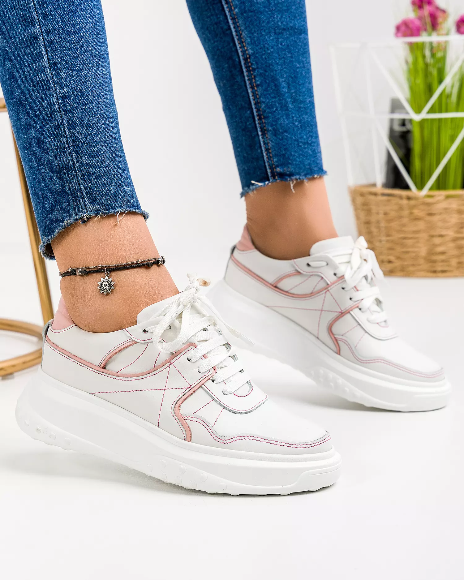pantofi-casual-piele-naturala-alb-cu-roz-cu-inchidere-sireturi-ravena2-51067-2.webp