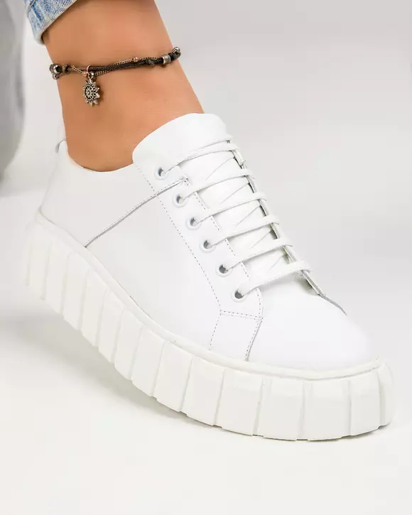 Pantofi casual piele naturala albi cu inchidere siret WIZ09