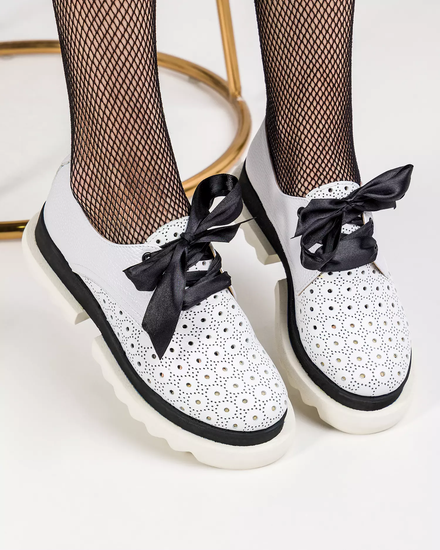 pantofi-casual-piele-naturala-albi-cu-perforatii-geometrice-si-talpa-groasa-pol181-51283-2.webp