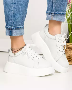 Pantofi casual piele naturala albi cu talpa supradimensionata si inchidere siret T-5025