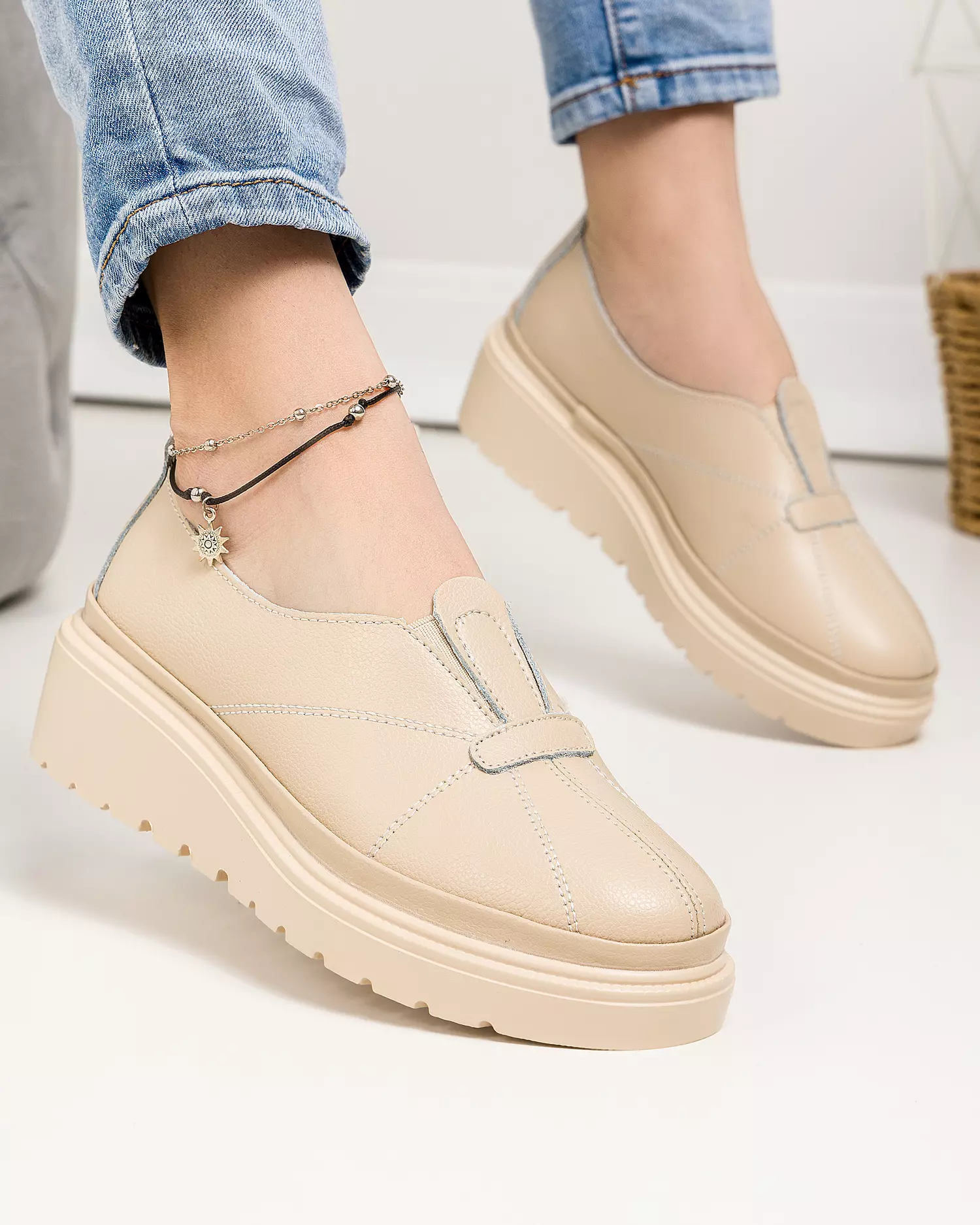 pantofi-casual-piele-naturala-bej-cu-inchidere-slip-on-si-cusaturi-decorative-jy3371-63295-2.webp