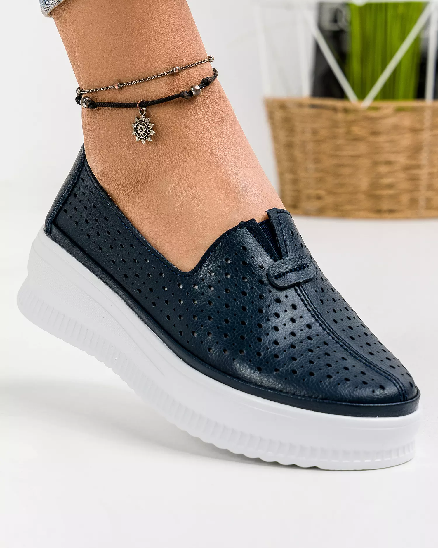 pantofi-casual-piele-naturala-bleumarin-perforati-cu-inchidere-slip-on-aw462-47782-2.webp