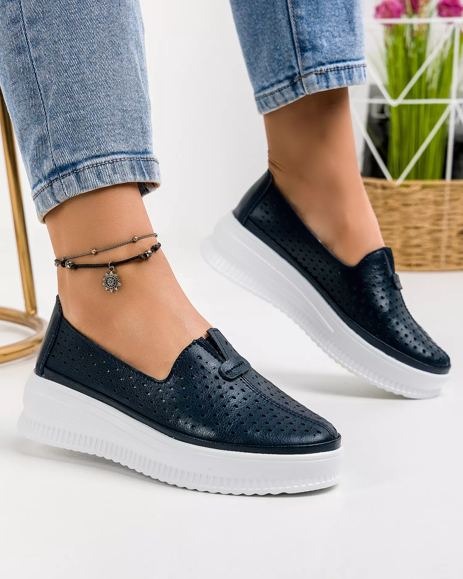 pantofi-casual-piele-naturala-bleumarin-perforati-cu-inchidere-slip-on-aw462-47785-2.webp