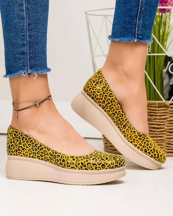 Pantofi casual piele naturala galbeni cu animal print si talpa tip platforma PC150