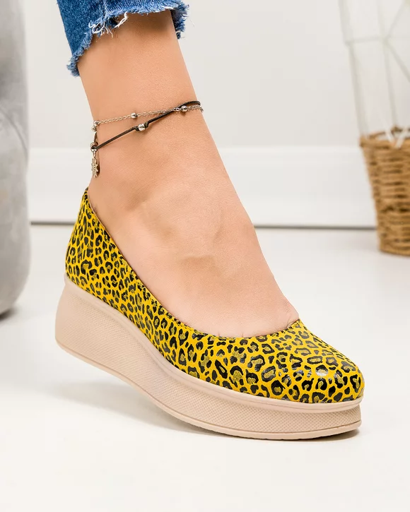 Pantofi casual piele naturala galbeni cu animal print si talpa tip platforma PC150