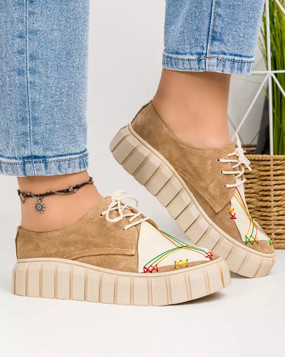 Pantofi casual piele naturala intoarsa maro deschis cu inchidere siret si cusaturi decorative POL192