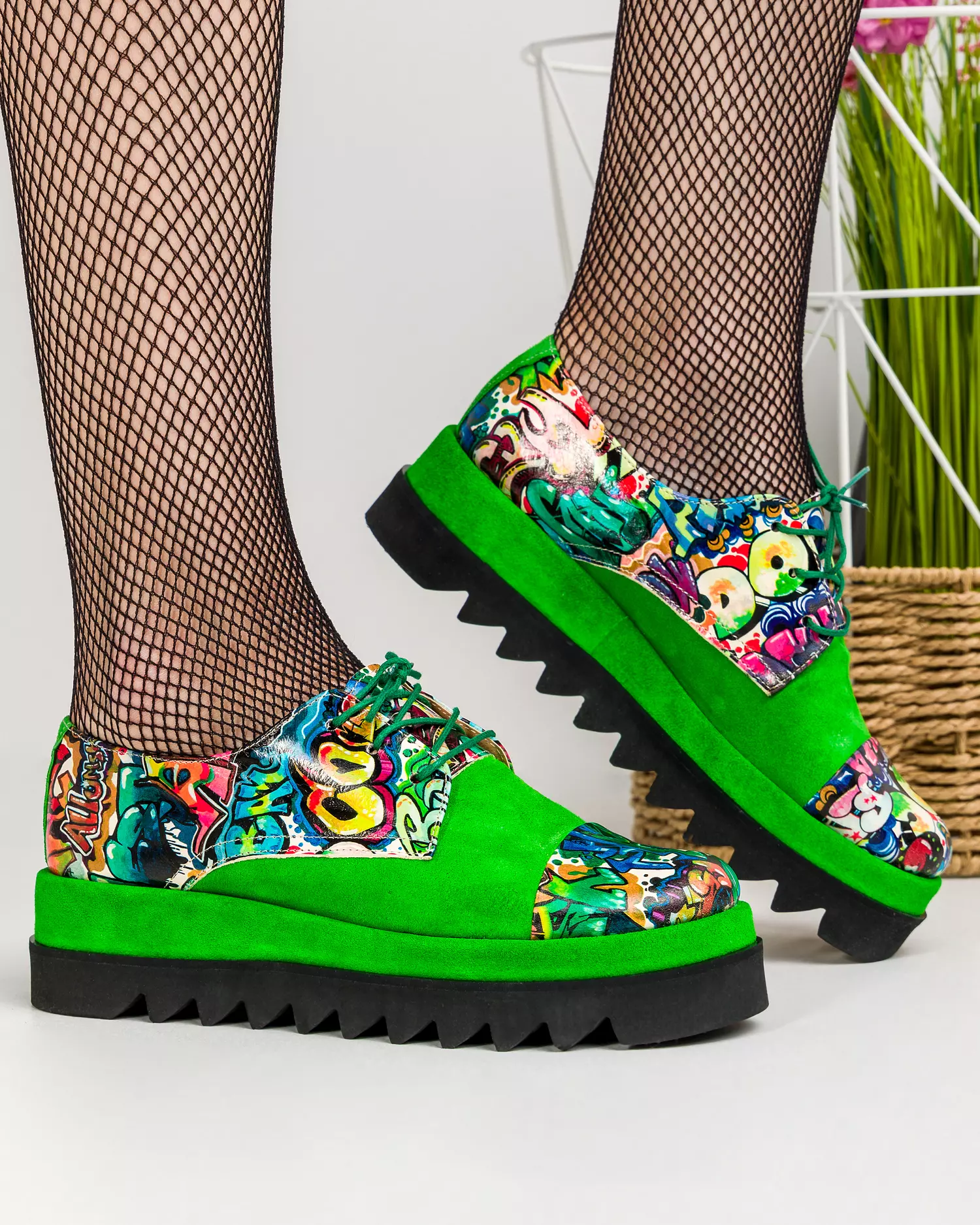 pantofi-casual-piele-naturala-intoarsa-verzi-cu-imprimeu-grafitti-pol180-51355-2.webp