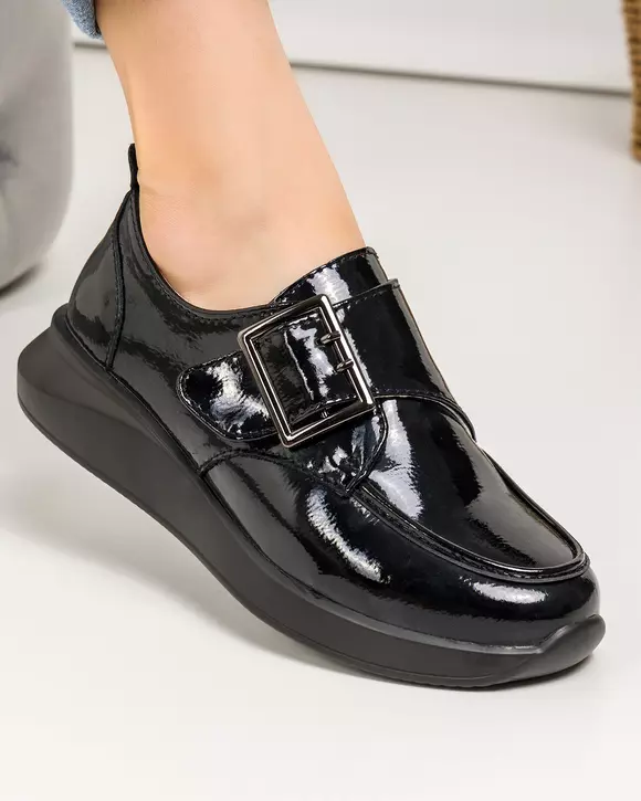 Pantofi casual piele naturala lucioasa negri cu inchidere scai si catarama decorativa T-5010