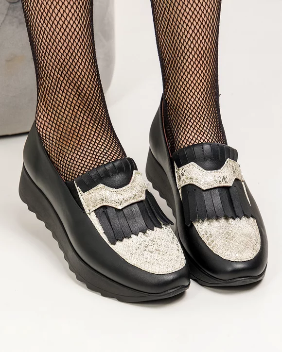 Pantofi casual piele naturala negri cu imprimeu tip sarpe si inchidere slip-on VILA115