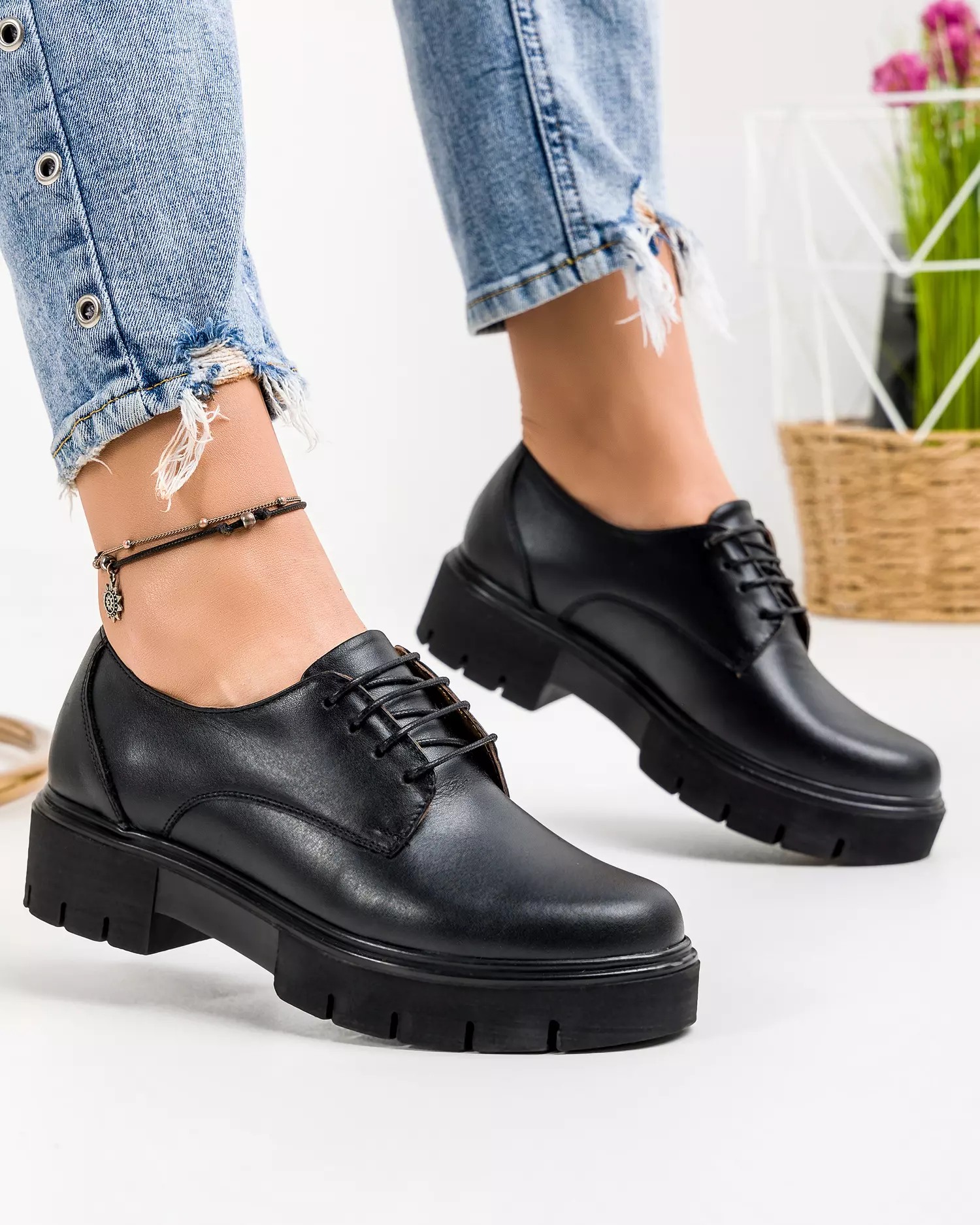 pantofi-casual-piele-naturala-negri-cu-inchidere-sireturi-diana108-50197-2.webp