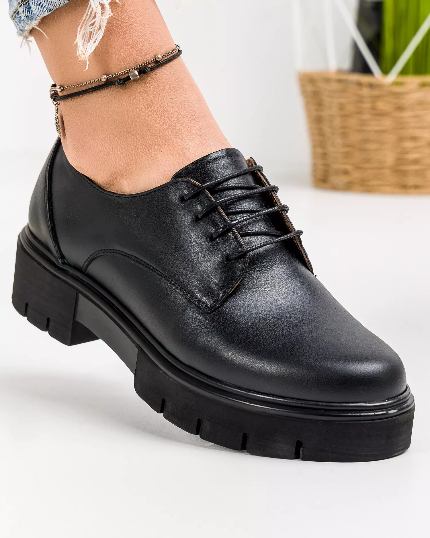 pantofi-casual-piele-naturala-negri-cu-inchidere-sireturi-diana108-50200-2.webp