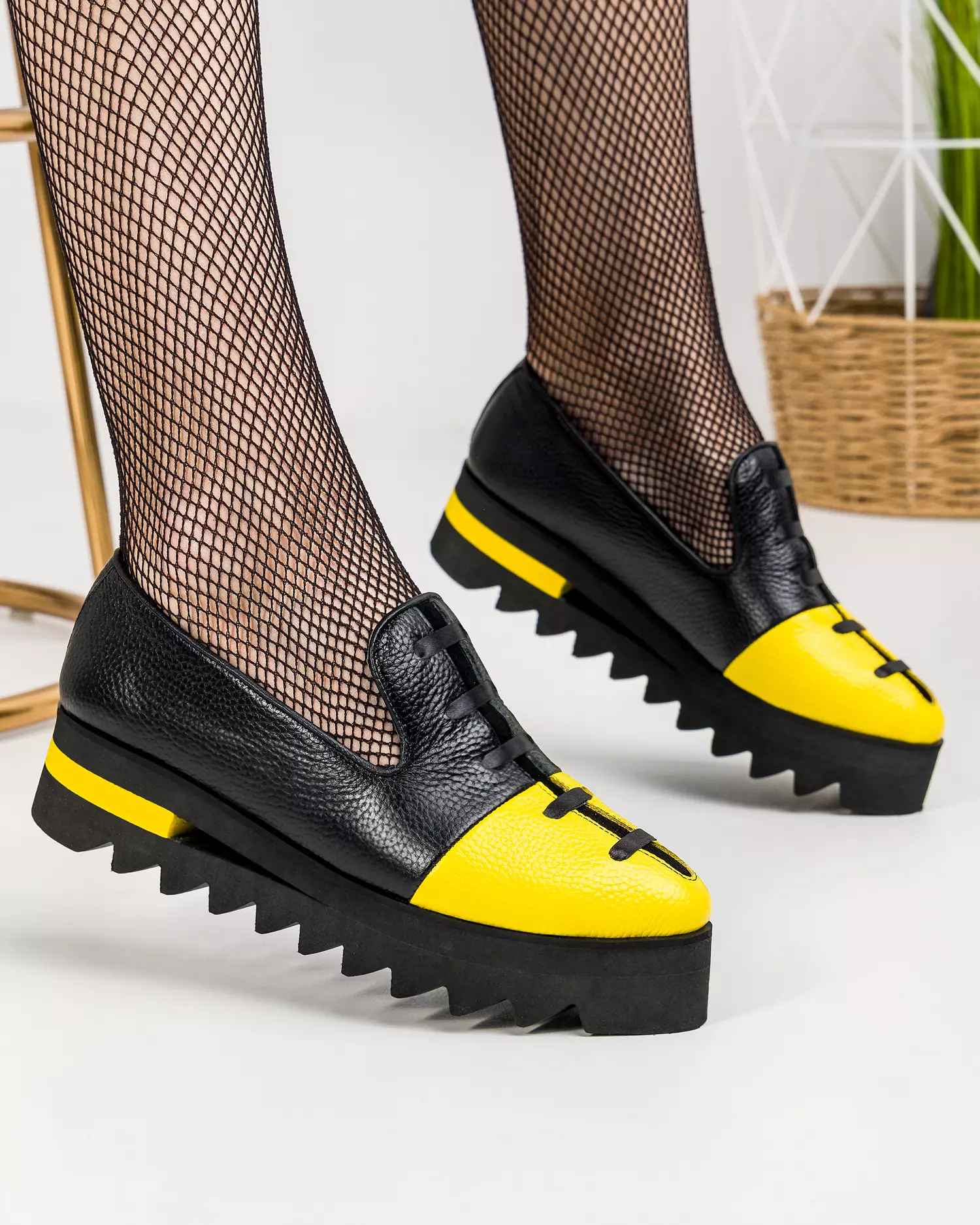 pantofi-casual-piele-naturala-negru-cu-galben-cu-siret-decorativ-pol178-51289-2.webp