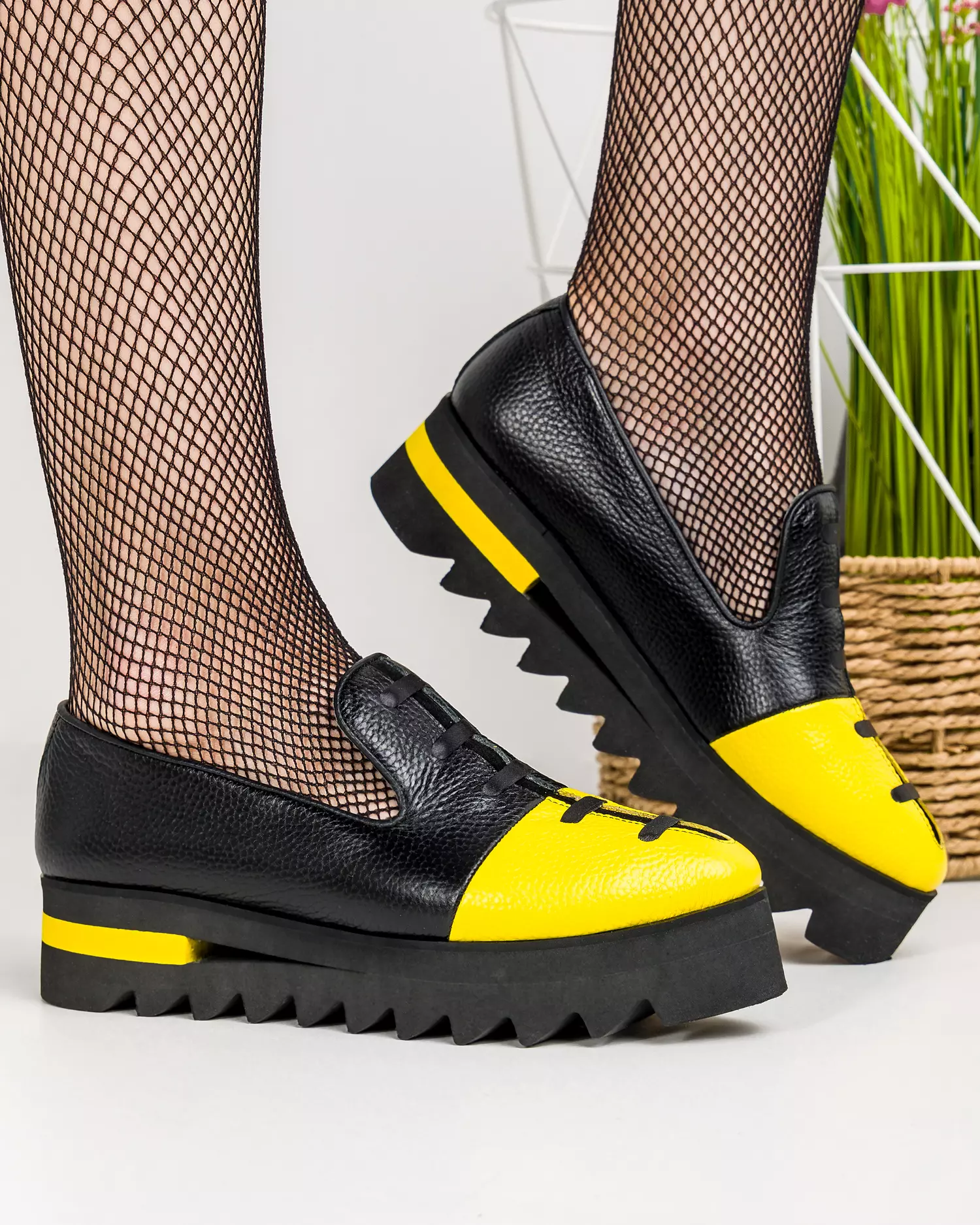 pantofi-casual-piele-naturala-negru-cu-galben-cu-siret-decorativ-pol178-51304-2.webp