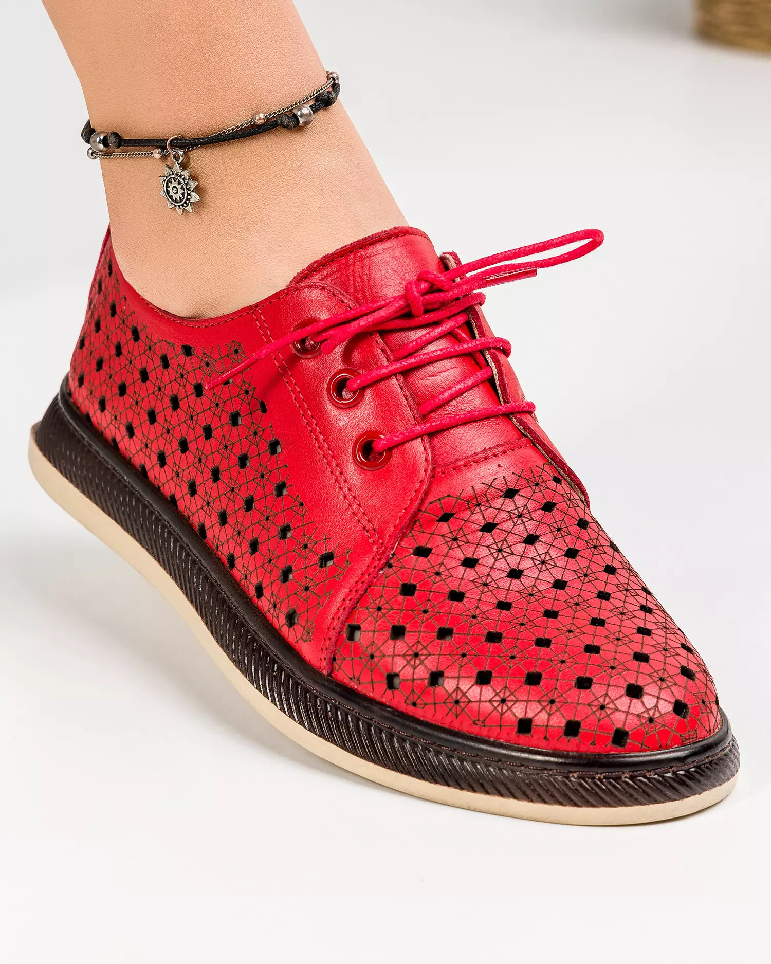 pantofi-casual-piele-naturala-rosii-cu-inchidere-sireturi-si-perforatii-ak990-51949-2.webp