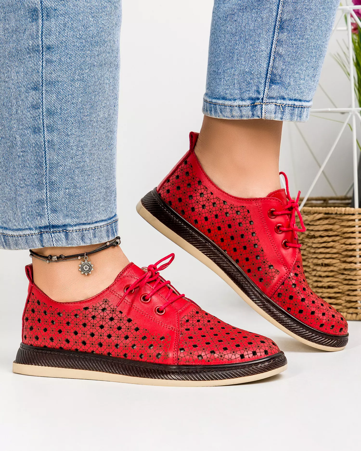 pantofi-casual-piele-naturala-rosii-cu-inchidere-sireturi-si-perforatii-ak990-51958-2.webp