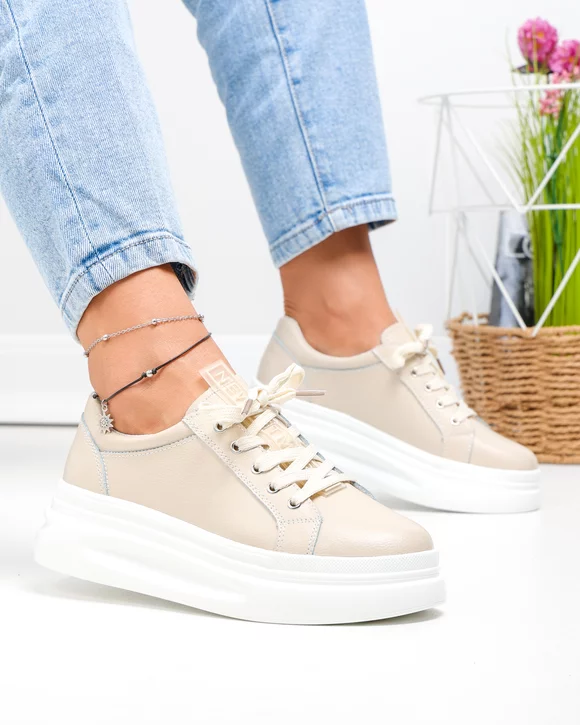 Pantofi casual sama piele naturala bej cu talpa alba si inchidere sireturi AW468