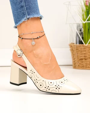 Pantofi dama piele naturala bej cu inchidere catarama si model perforat SN4001