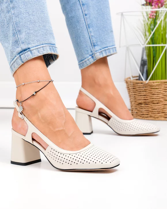 Pantofi dama piele naturala bej perforati cu inchidere catarama TN6509