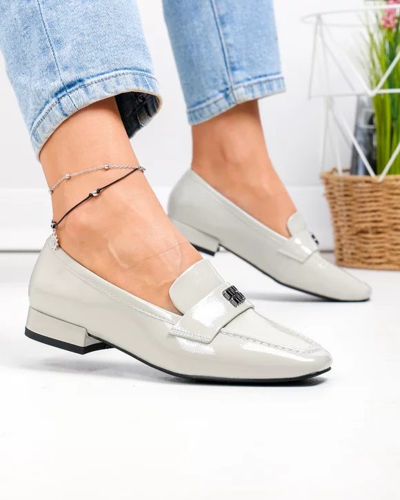 Pantofi dama piele naturala lacuita gri deschis cu toc gros TN6501