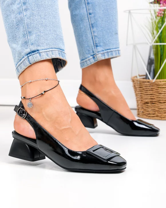 Pantofi dama piele naturala lacuita negri cu aplicatie metalica si toc gros TN6408