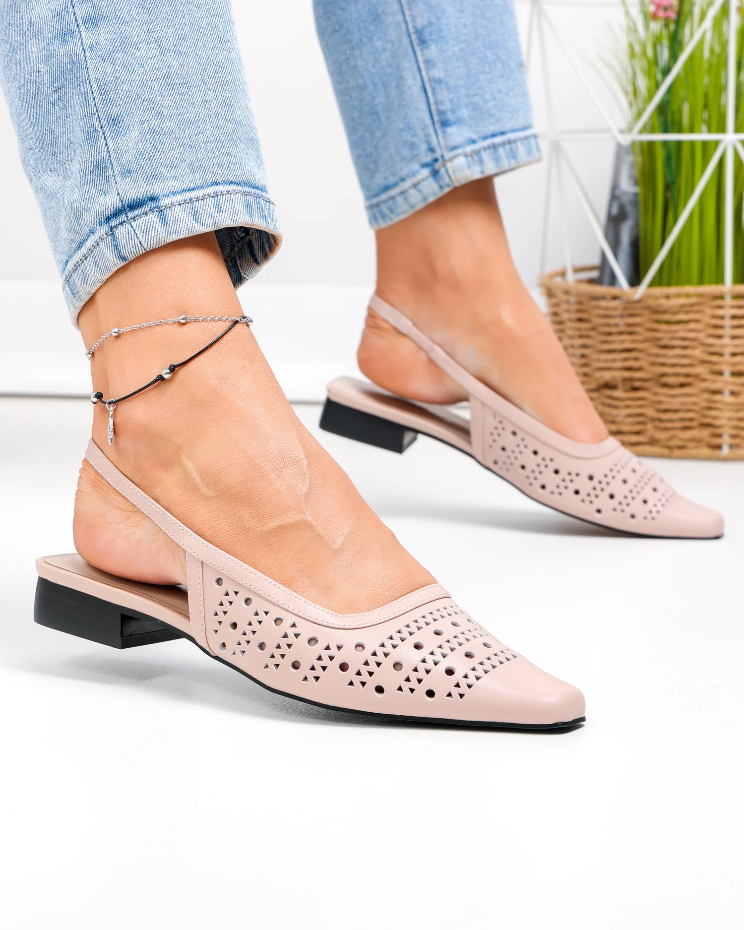 pantofi-dama-piele-naturala-roz-cu-toc-gros-si-perforatii-sn4010-89836-2.webp
