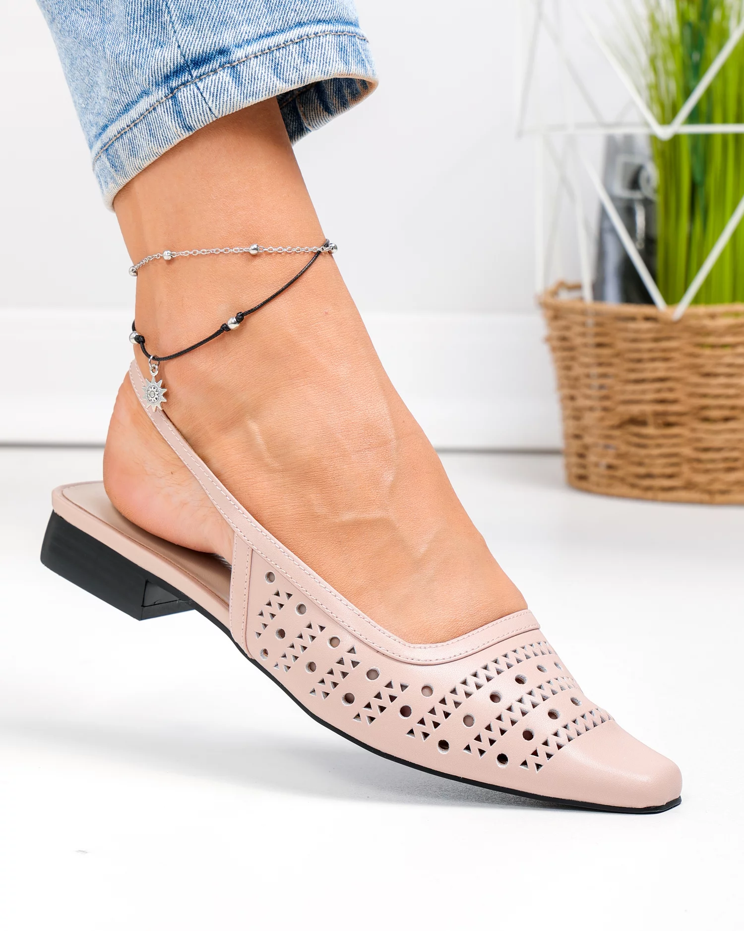 pantofi-dama-piele-naturala-roz-cu-toc-gros-si-perforatii-sn4010-89839-2.webp
