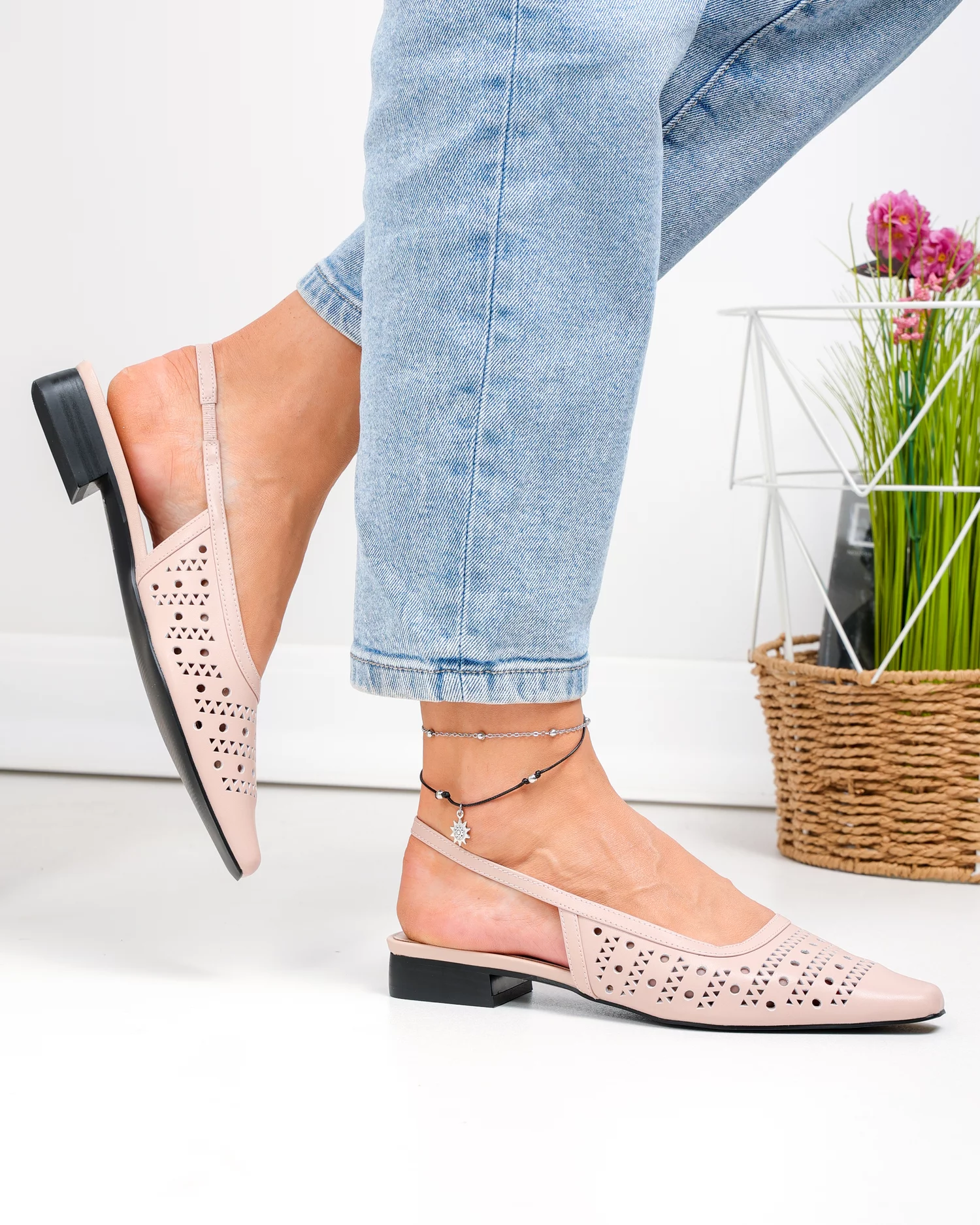 pantofi-dama-piele-naturala-roz-cu-toc-gros-si-perforatii-sn4010-89854-2.webp