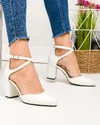 Pantofi eleganti piele naturala albi cu varf ascutit si inchidere catarama WIZ65 1