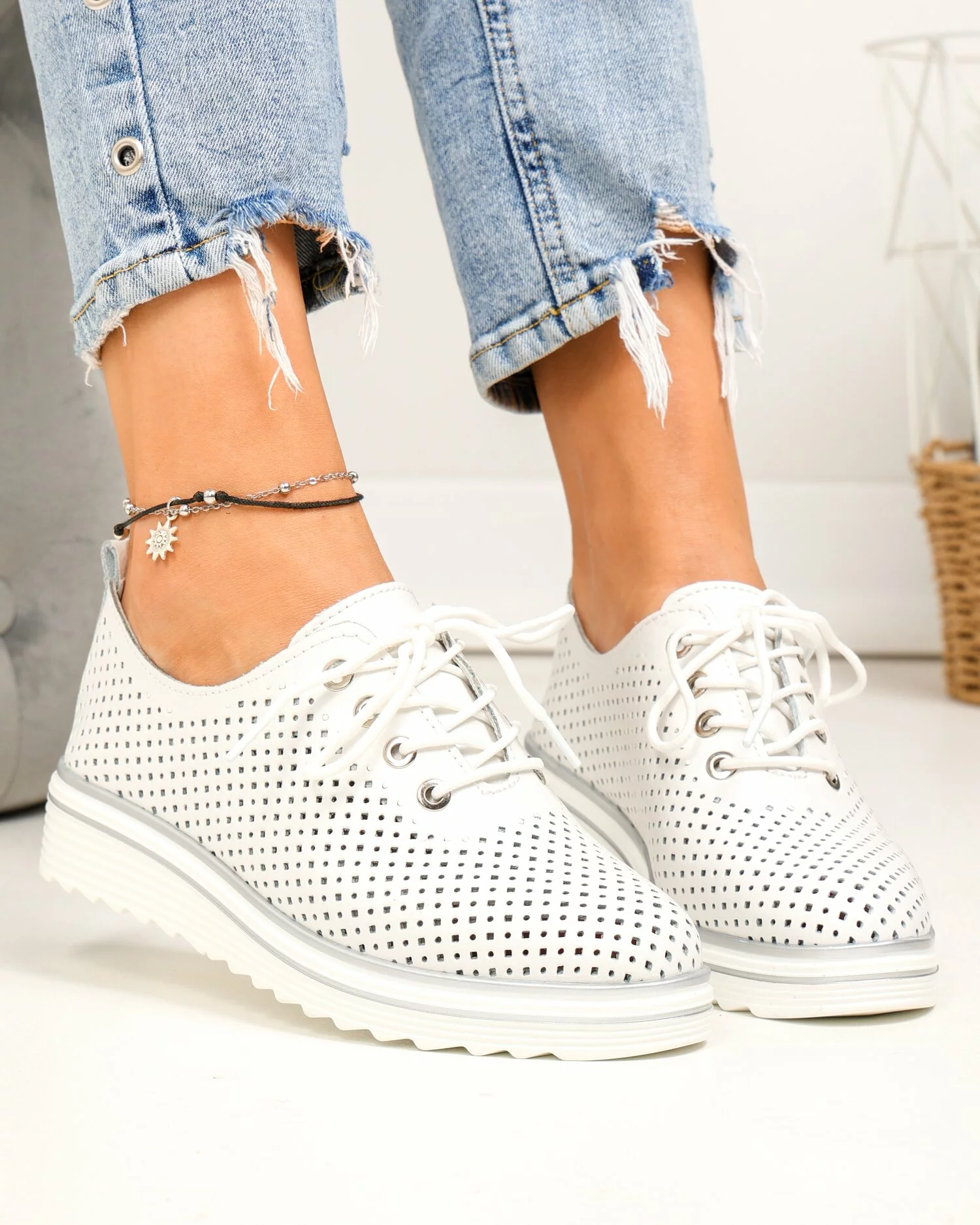 pantofi-piele-naturala-casual-albi-perforati-cu-siret-xh-3200-86884-2.webp