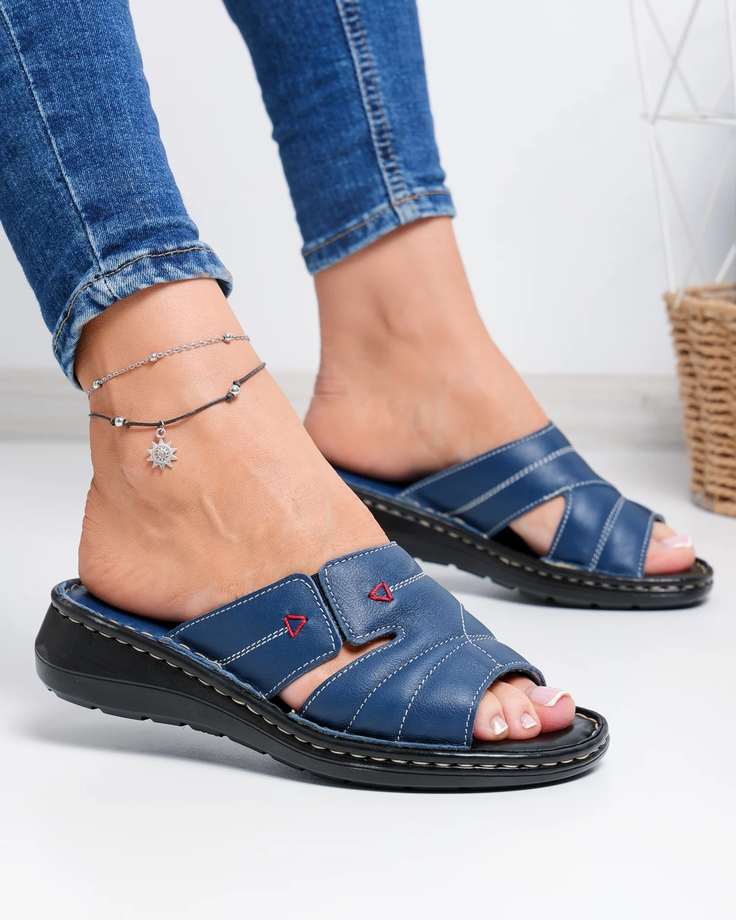 papuci-dama-piele-naturala-albastri-cu-talpa-flexibila-si-talpic-moale-pv910-102922-2.webp