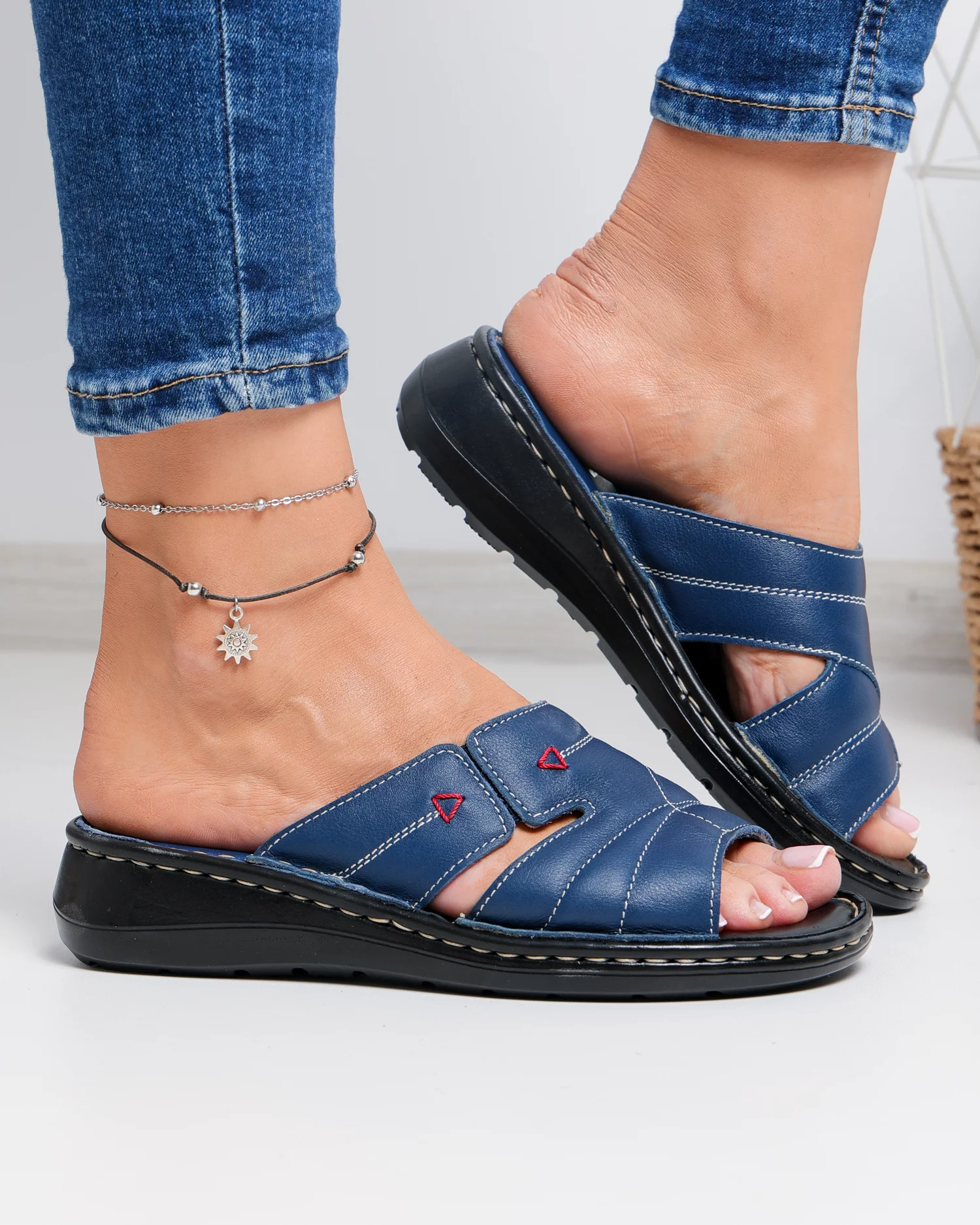 papuci-dama-piele-naturala-albastri-cu-talpa-flexibila-si-talpic-moale-pv910-102934-2.webp