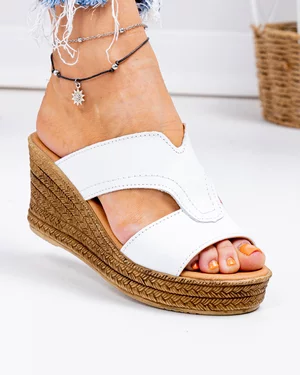 Papuci dama piele naturala albi cu model decupat PV982