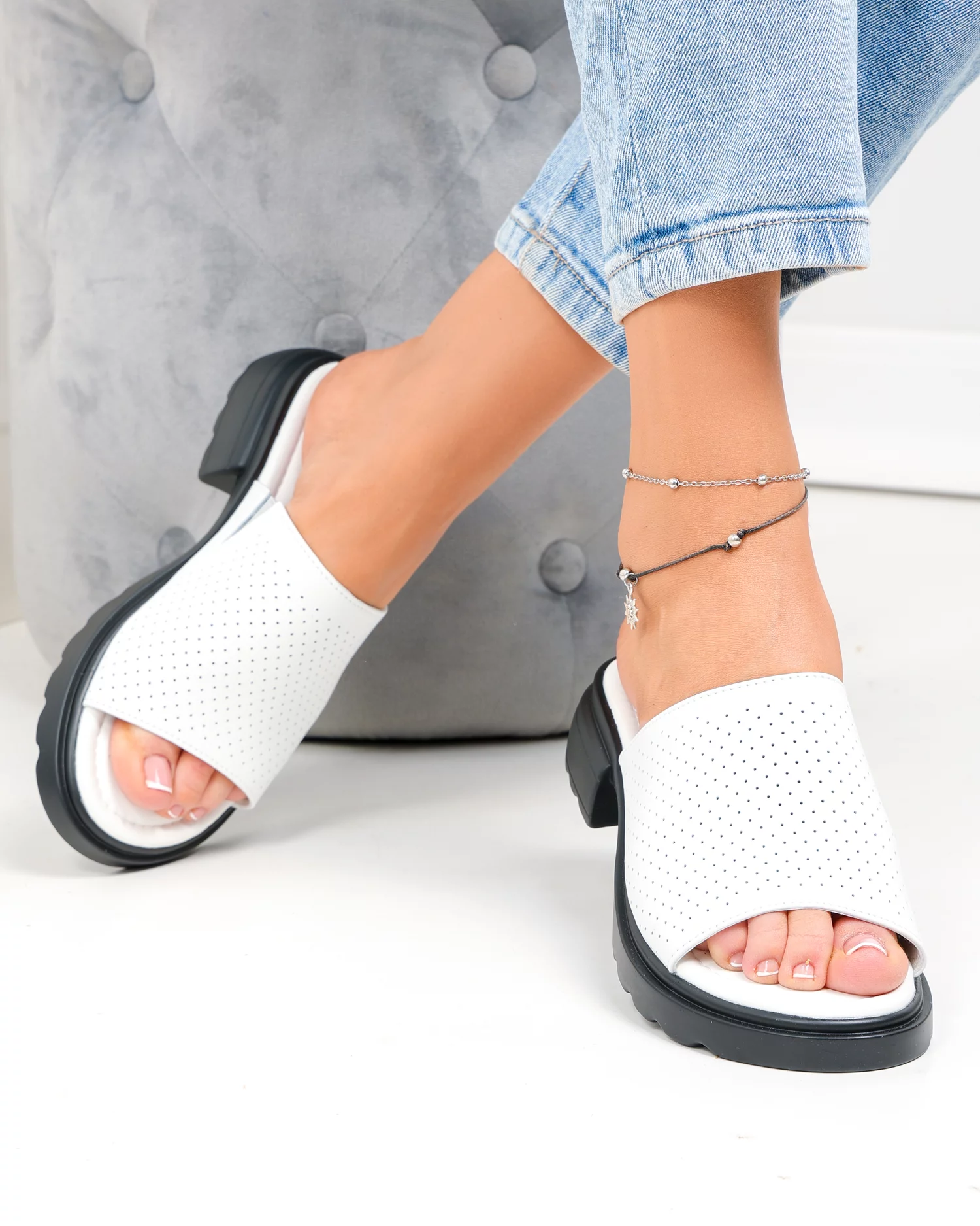 papuci-dama-piele-naturala-albi-cu-talpa-joasa-perforati-f001-801-92731-2.webp