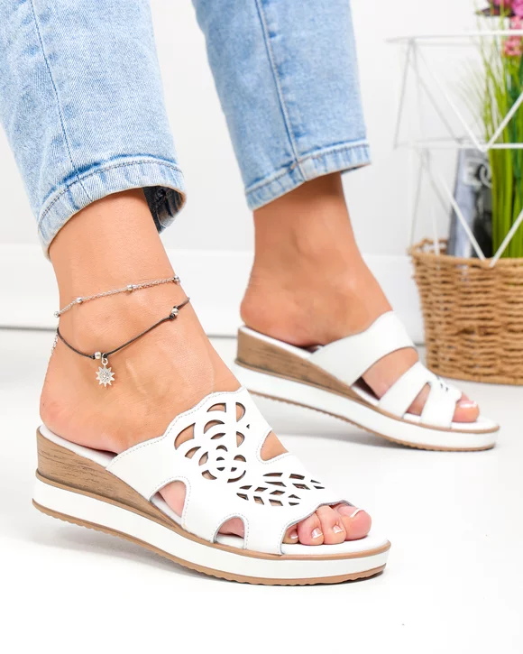 Papuci dama piele naturala albi cu talpa tip platforma si model decupat F001-786