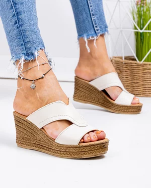 Papuci - Papuci dama piele naturala bej cu model decupat si talpa tip platforma PV982