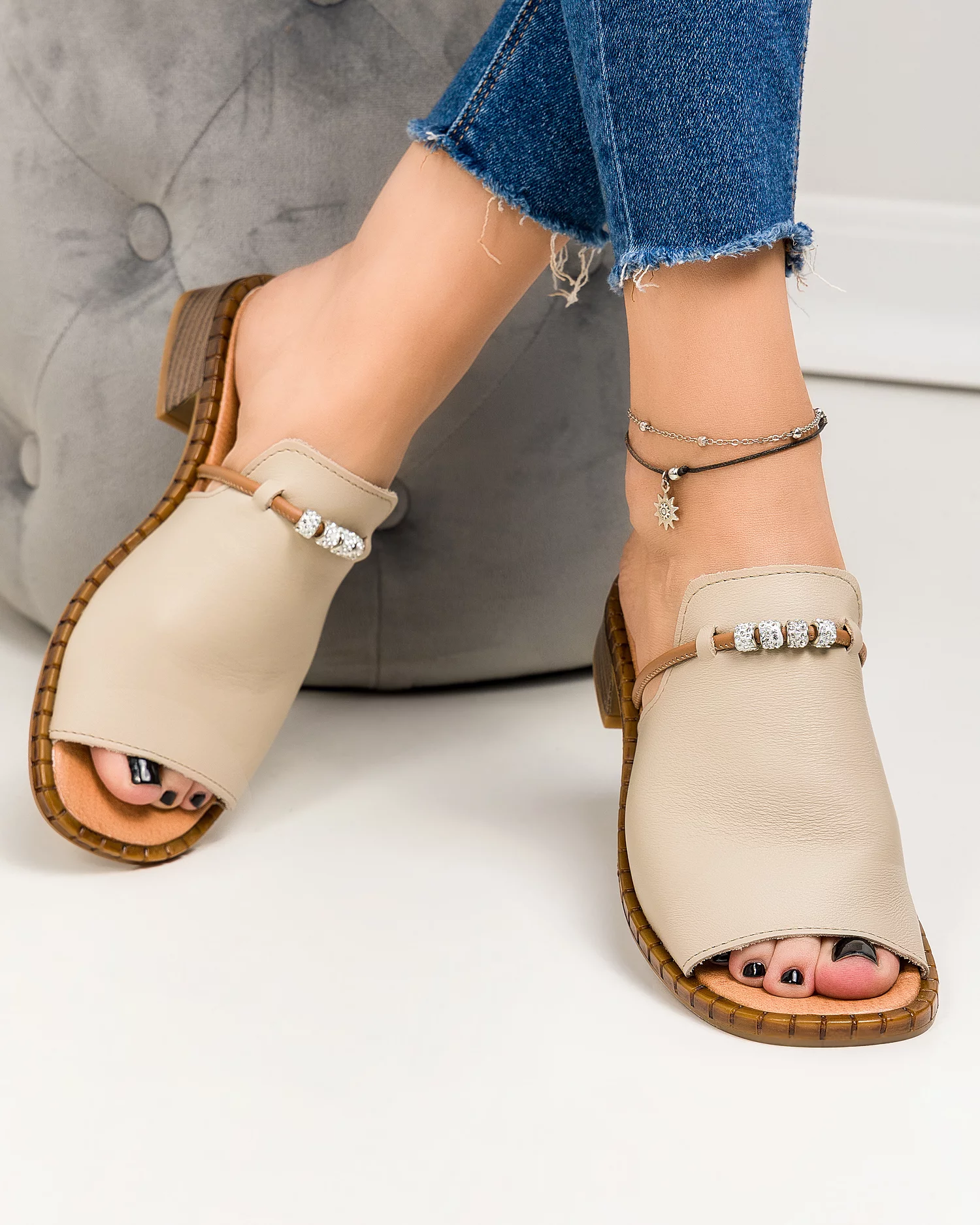 papuci-dama-piele-naturala-bej-cu-talpa-joasa-pv960-70423-2.webp