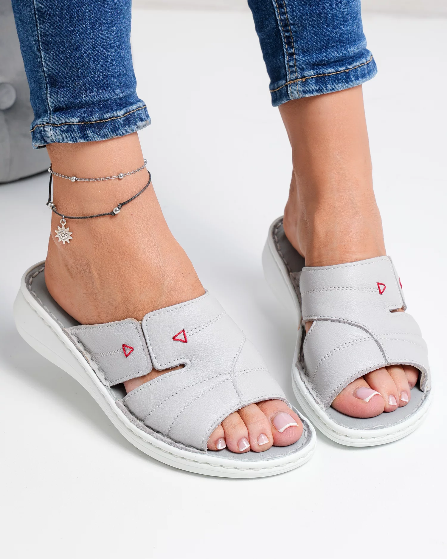 papuci-dama-piele-naturala-gri-cu-talpa-flexibila-pv910-102955-2.webp