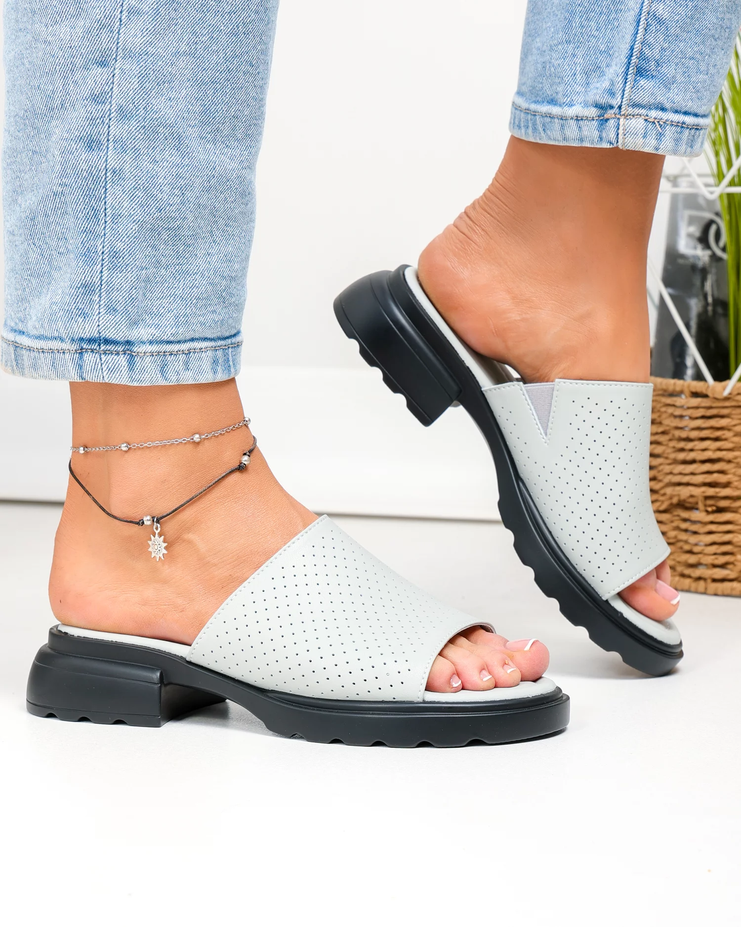 papuci-dama-piele-naturala-gri-cu-talpa-joasa-f001-801-92713-2.webp