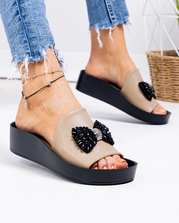 Papuci - Papuci dama piele naturala kaki cu talpic adancit si fundita neagra GI-004