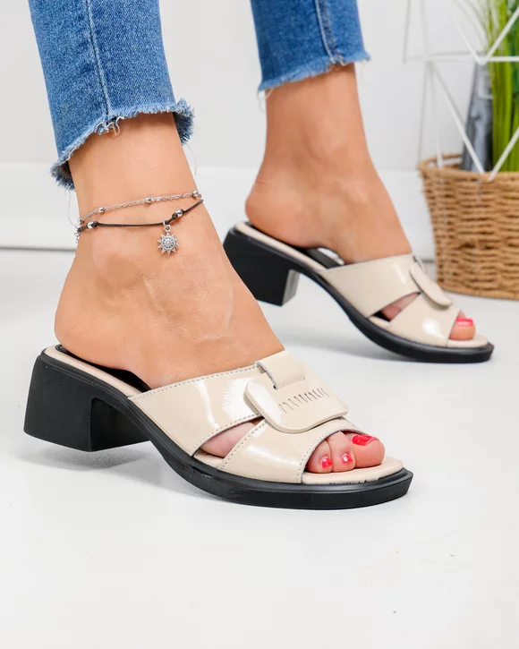 Papuci dama piele naturala lacuita bej cu toc gros JY5762