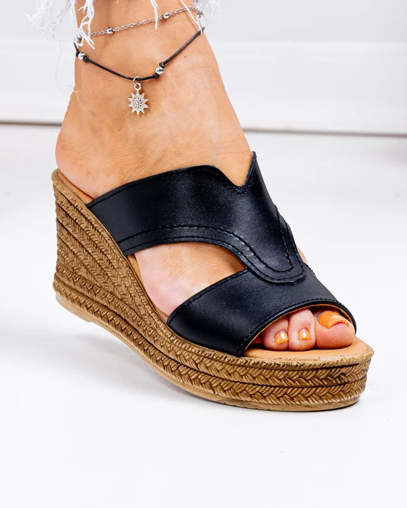 Papuci dama piele naturala negri cu talpa tip platforma PV982