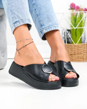 Incaltaminte Dama - Papuci dama piele naturala negri perforati cu talpa groasa T6026