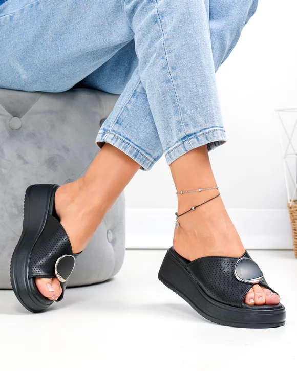 Papuci dama piele naturala negri perforati cu talpa groasa T6026