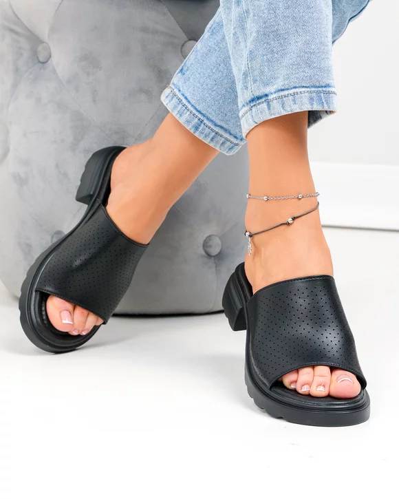 Papuci dama piele naturala negri perforati cu talpa joasa F001-801